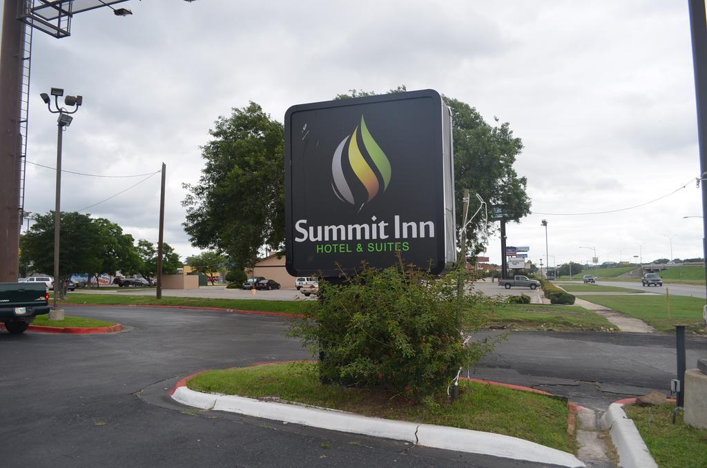 Summit Inn Hotel & Suites San Marcos Zewnętrze zdjęcie